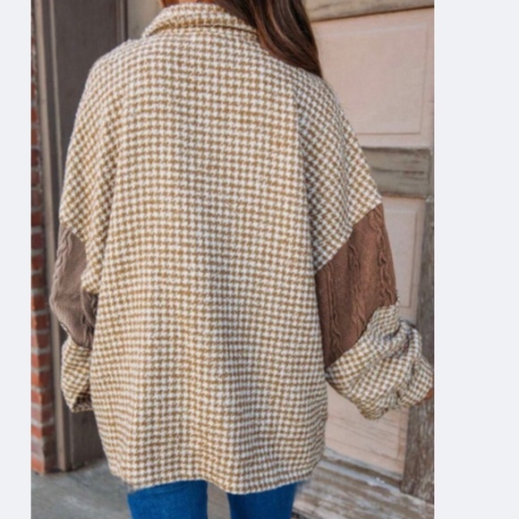 New button down  long sleeve jacket - Picture 2 of 4